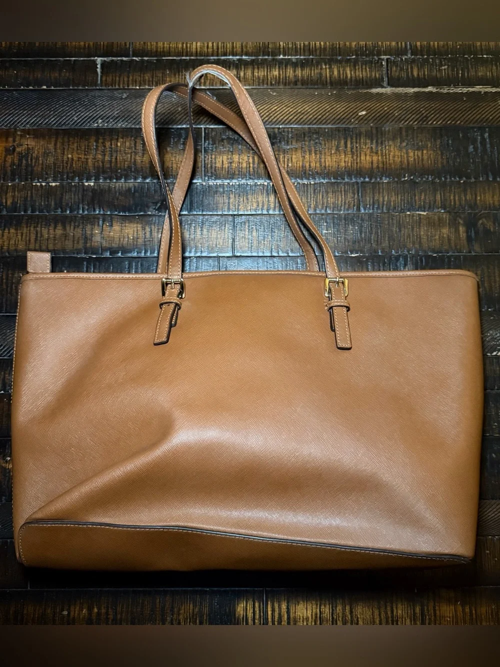 Michael Kors sleek saffiano